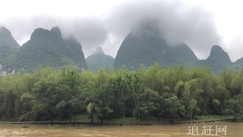 　还有两周春节假期就要如期而至，国内领先的出境游运营商众信旅游根据往年春节出游人群消费行为进行分析，在假期来临之际奉献春节出境游消费全攻略，让游客在境外聪明消费。