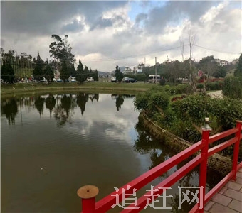 黑龙江讷谟尔河湿地省级自然保护区，地处松嫩平原的北端，东临五大连池山口水库、西与嫩江相连，其地理坐标为北纬48°18′05″～48°33′15″；东经124°31′25″～125°35′27″，总面积为61385hm2。