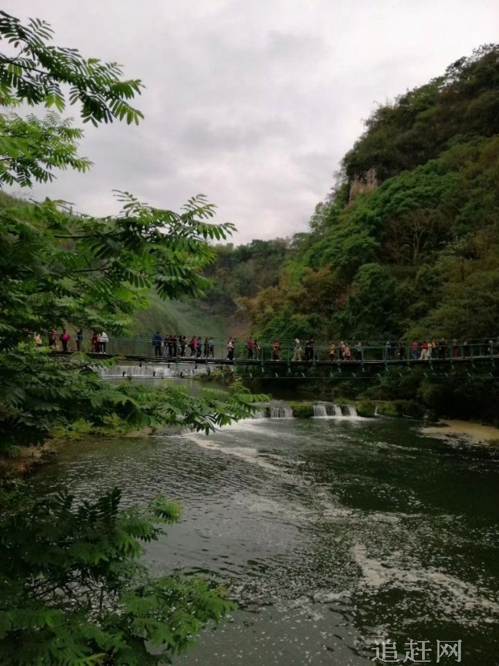 虎谷峡风景旅游区位说于桓仁满族自治县县城东南雅河乡和向阳乡的交界处，距县城26公里的雅河乡米仓沟和和平村。