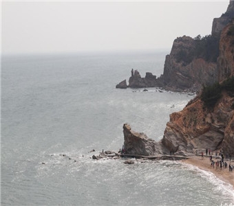 　孙武古城旅游区是以孙子文化为主题，通过护城河环城水系为串联，将孙子兵法城、武圣园、古城公园暨护城河环城水系、渤海革命老区机关旧址暨武定府衙等景点有机串联，-申报4A级风景区。