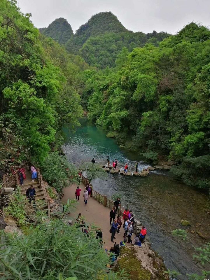 吉林大石头亚光湖**湿地公园位于吉林省敦化市大石头镇境内，地处长白山脉北麓、沙河支流二道河上游，距敦化市大石头镇13公里。