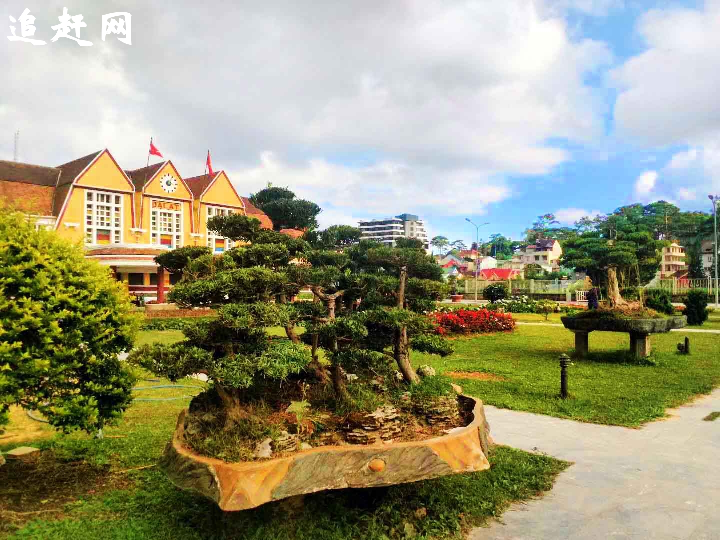 亳州西点培训学校 选新东方西点西餐学院,理实一体化教学,提 供全面的指导,开设西点,烘焙,蛋糕.裱花等多种专业,全程实操。