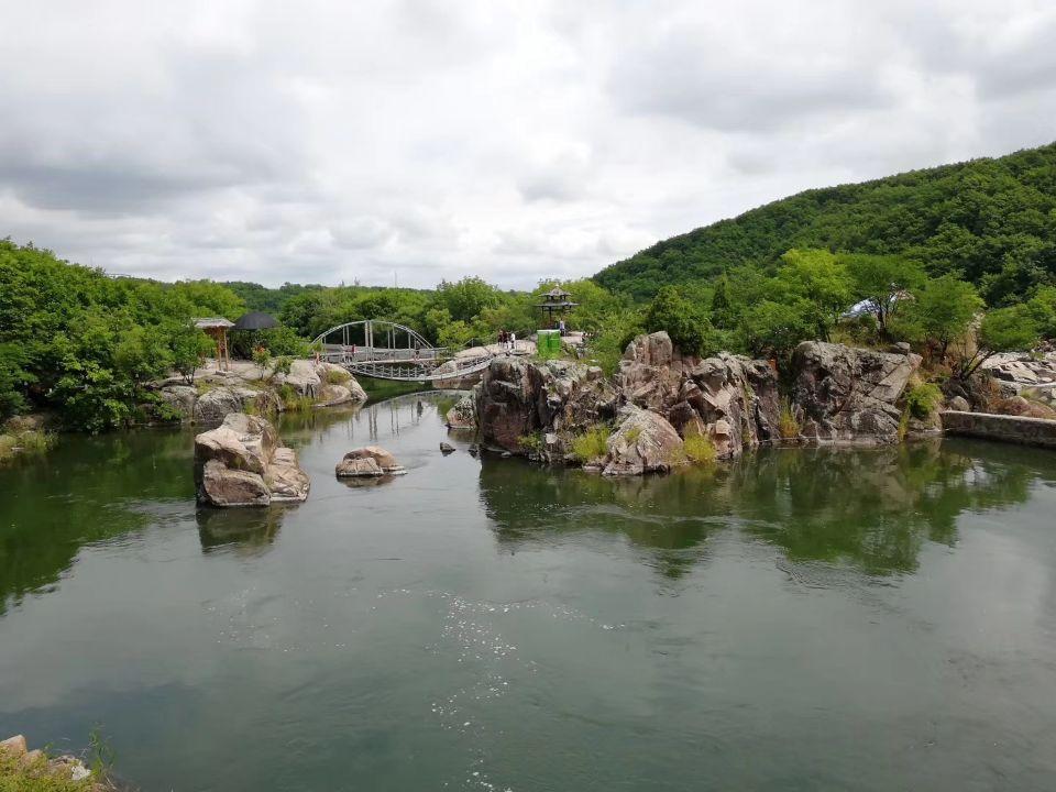 木兰特产：香磨山大米.木兰大豆.木兰五味子.木兰刺五加.香磨山鲢鱼.白松大马哈鱼.三鲜鹿茸羹.哈埠龙菜.醉鱼。木兰景区：香磨山旅游景区.骆驼峰景区.蒙古山景区.白杨木水库.哈尔滨慈航寺.蒙古尔山城址。