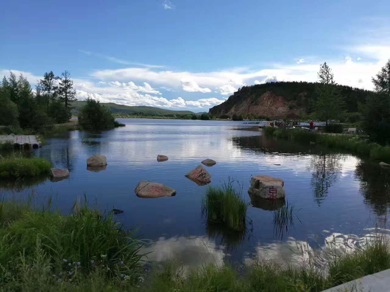 营口特产：盖州苹果,盖州西瓜,辽宁绒山羊,营口柞蚕,营口大米,营口海蜇,盖州生姜,盖州葡萄,营口大闸蟹,营口对虾,盖州桃,盖州尖把梨,营口蚕蛹鸡蛋,营口小米,博洛铺小米。