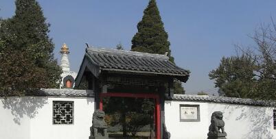 北塔碑林位于，建于清崇德年间（1643-1645年)，是清初沈阳东、西、南、北四塔寺中，至今保存**为完整的一座。