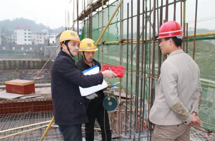 广东广州防雷设备生产厂家,鹰潭防雷设备,鸿星防雷技术(查看)