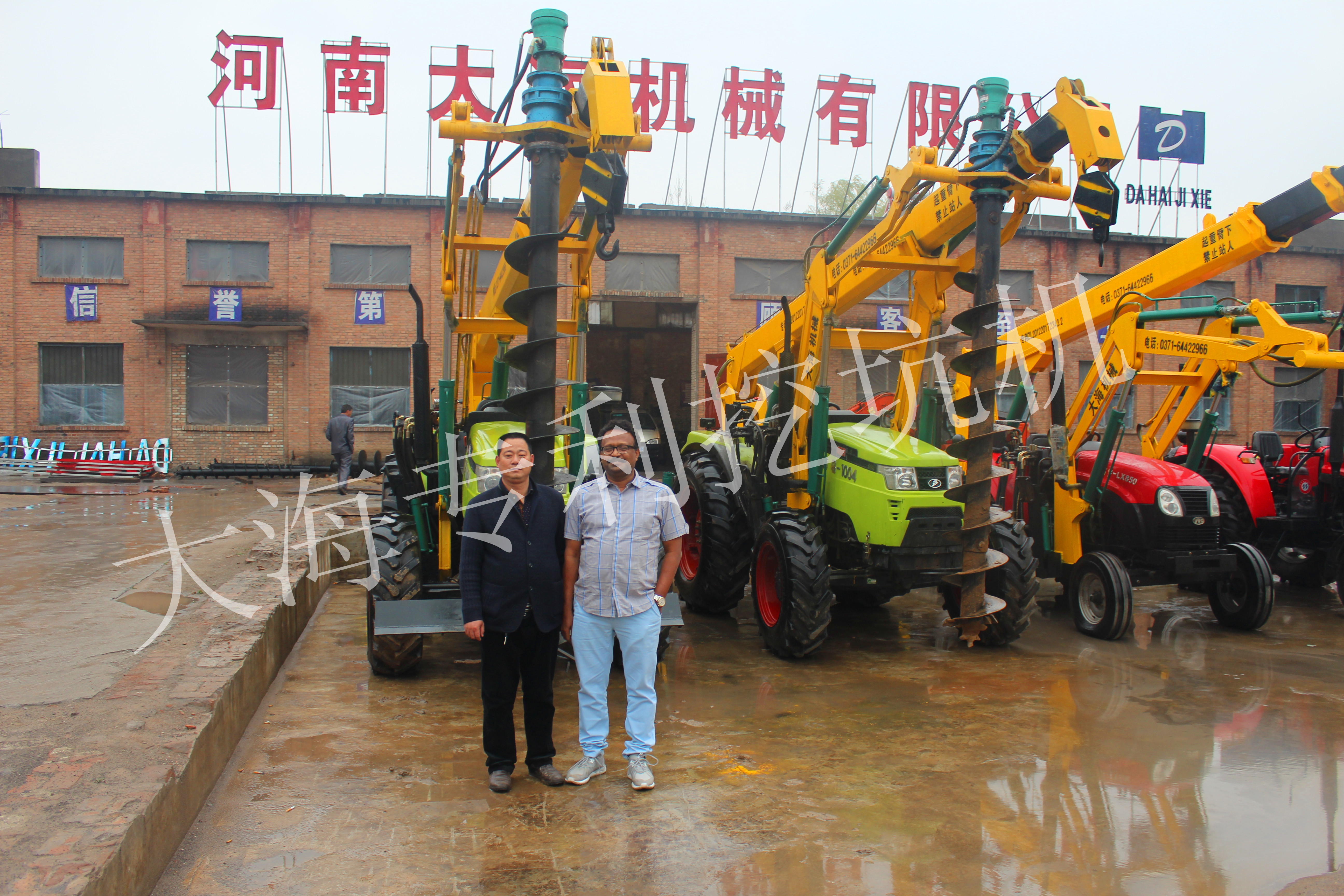 河南河南供应用于钻孔、挖坑小型植树挖坑机：挖坑机的节油操作