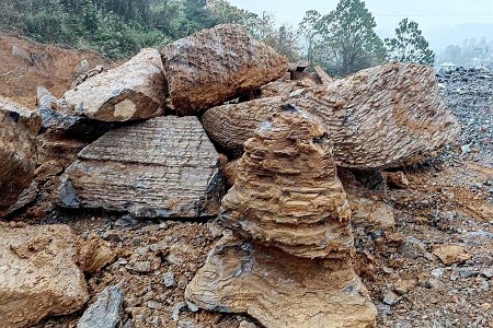 江西南昌千层石怎么卖、厂家、厂商、价格、批发价格【江西千户园林景观奇石场】