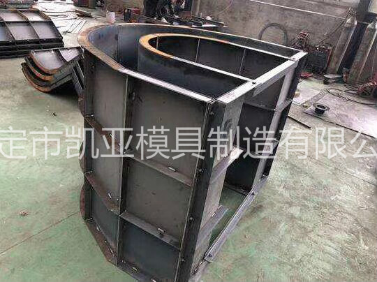 河北保定河南 排水沟u型槽模具 缝隙式水沟模具厂家