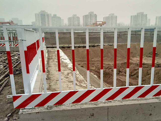 建筑基坑护栏热销|建筑基坑护栏|安平奥驰(查看)