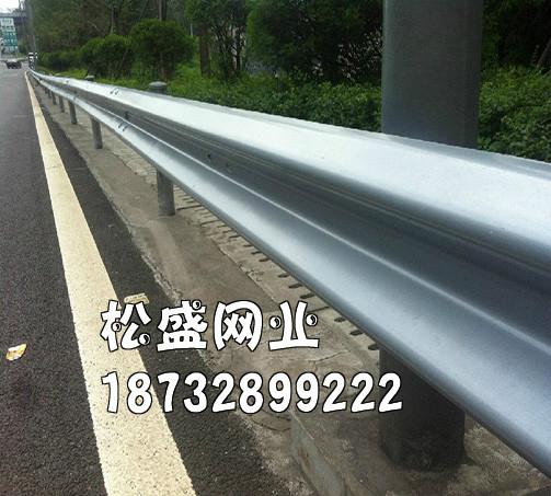 乌海W高速公路防撞护栏 波形建筑防护栏