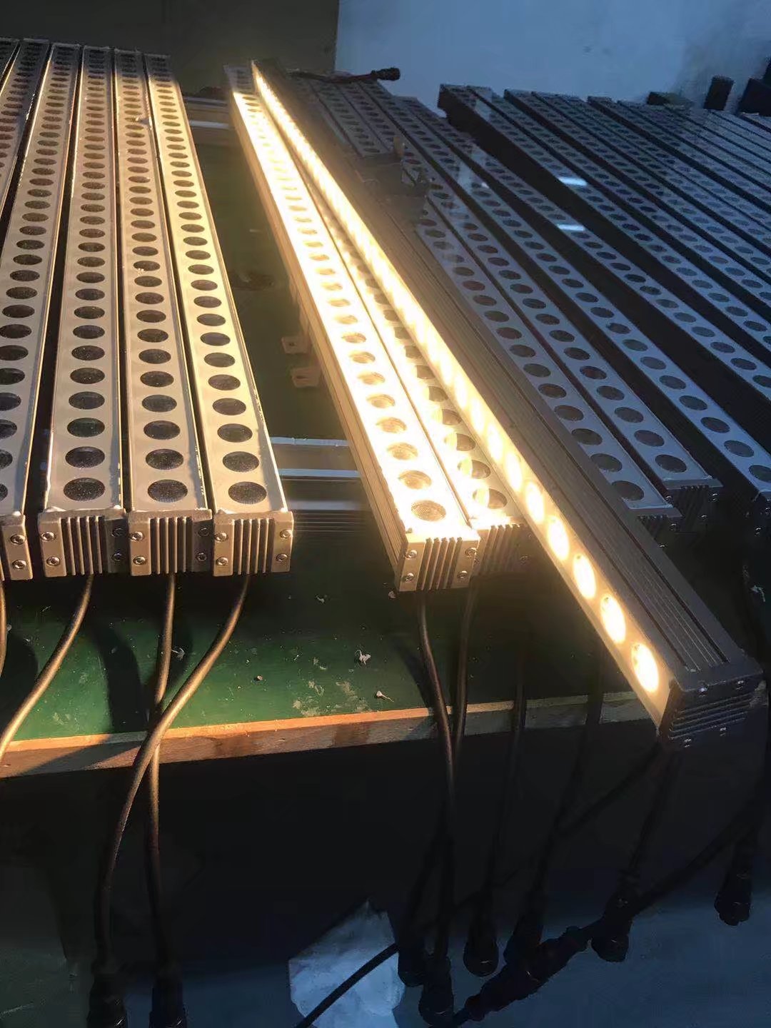 LED洗墙灯户外IP65防水线条灯单色RGB低压DMX512控制