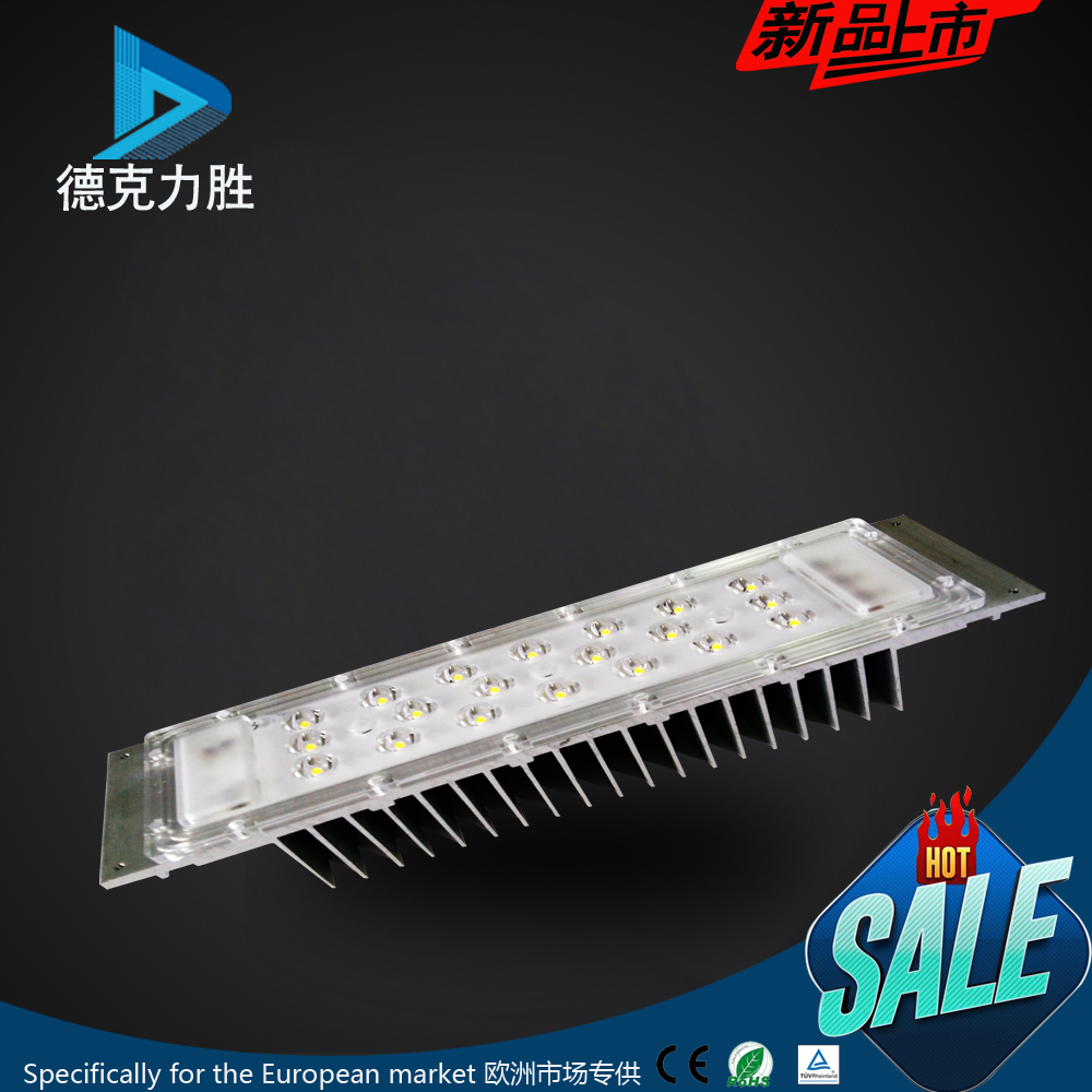 广东深圳深圳厂家直销防水IP65 30W/50W 220V路灯模组保3年