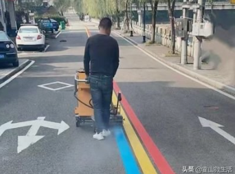 江苏南京南京道路三色交通标线，热熔彩色交通线，彩虹标识线采用热熔标线涂料喷涂